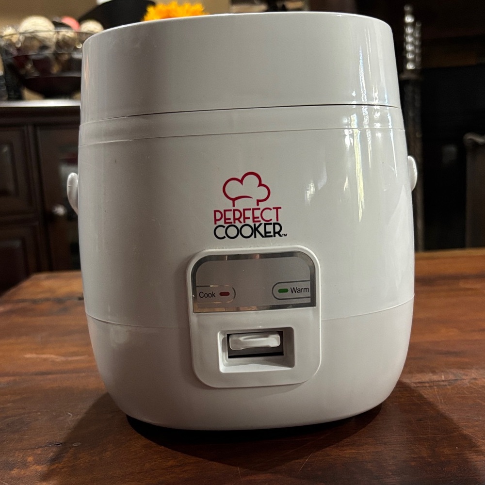 Perfect Cooker Rice Cooker brand new.